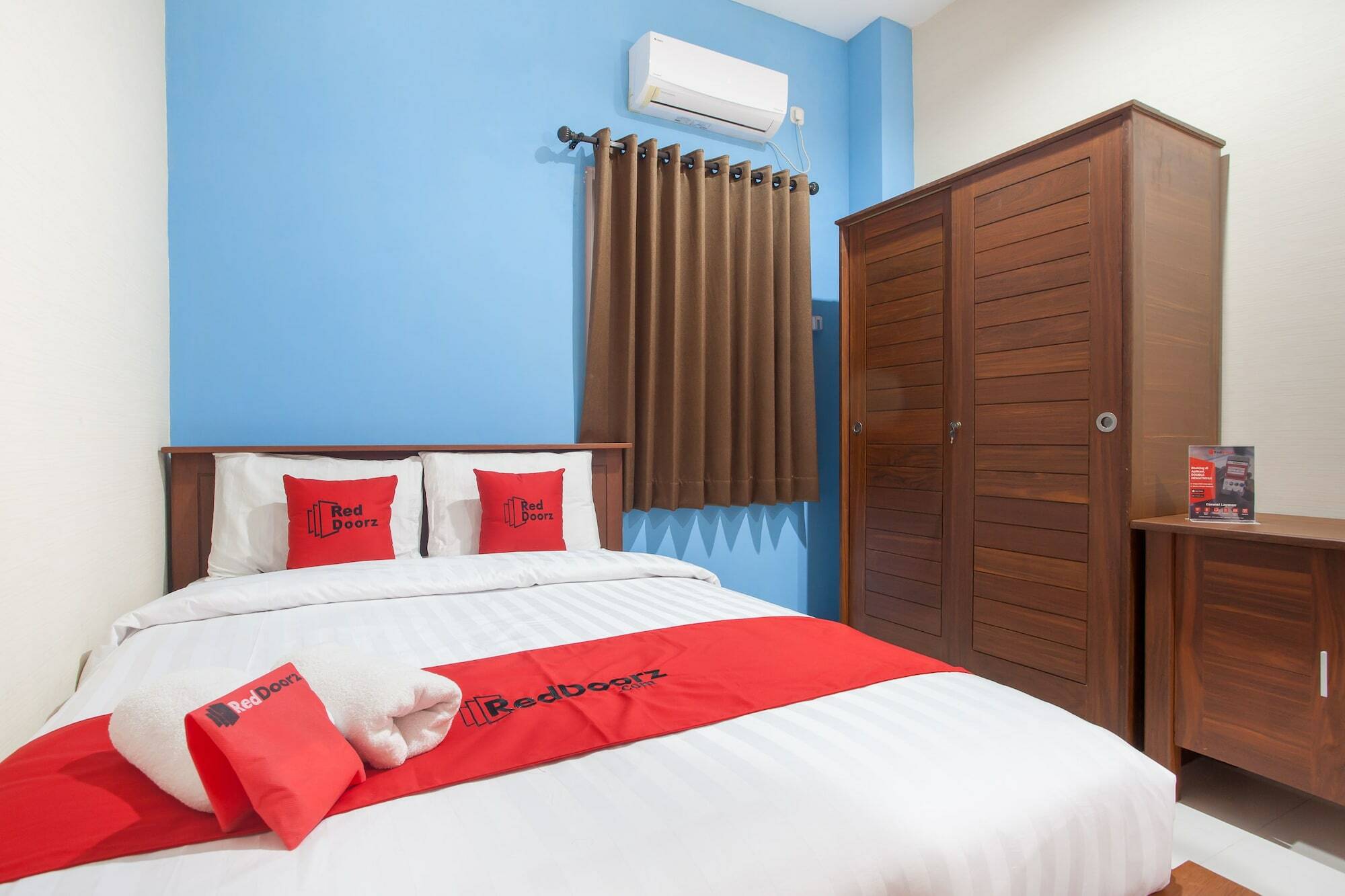 Reddoorz Near Universitas Wijaya Kusuma Σουραμπάγια Εξωτερικό φωτογραφία
