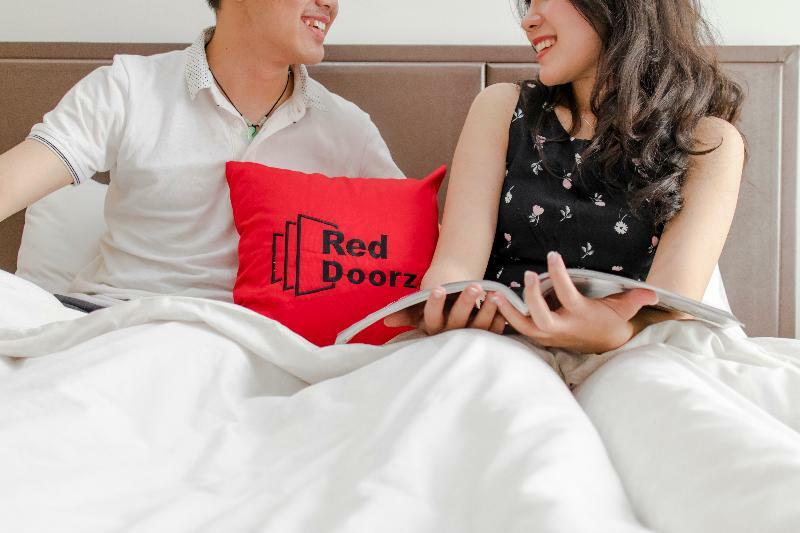 Reddoorz Near Universitas Wijaya Kusuma Σουραμπάγια Εξωτερικό φωτογραφία